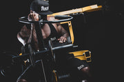 PERFORMANCE SCOOP STRINGER - BLACK - REP KINGS MOVEMENT